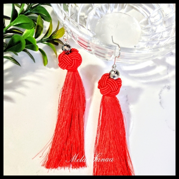 🍒5/$30-Vibrant Fiery Red Tassel Earrings🍒 - Picture 2 of 5